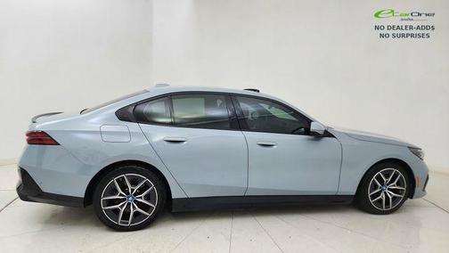 Brooklyn Grey Metallic 2025 BMW i5 xDrive40