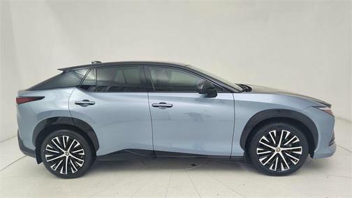 2023 Lexus RZ 450e Luxury