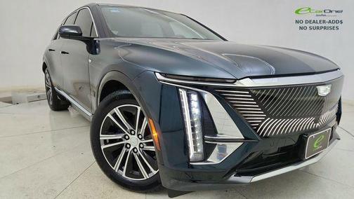 Emerald Lake Metallic 2025 Cadillac LYRIQ Luxury