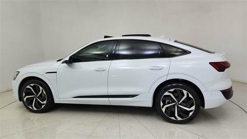 2024 Audi Q8 e-tron Premium Plus