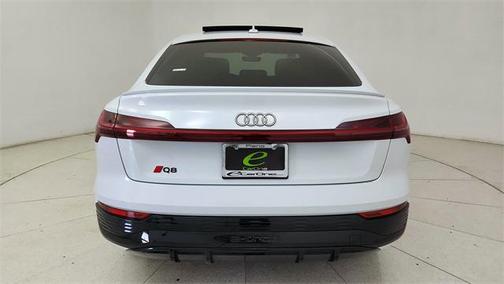 2024 Audi Q8 e-tron Premium Plus