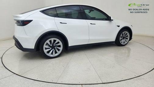 Pearl White Multi-Coat 2026 Tesla Model Y Rear-Wheel Drive
