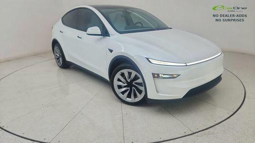 Pearl White Multi-Coat 2026 Tesla Model Y Rear-Wheel Drive