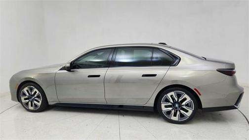 2024 BMW 740 740i