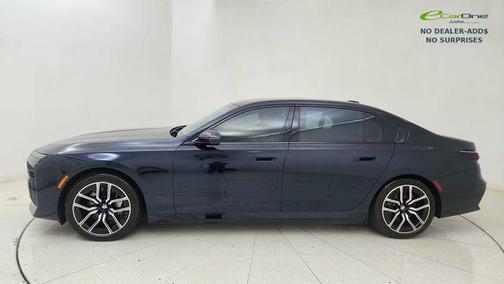 Carbon Black Metallic 2024 BMW i7 xDrive60