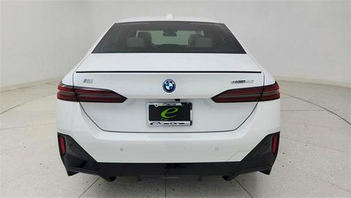 2025 BMW i5 eDrive40