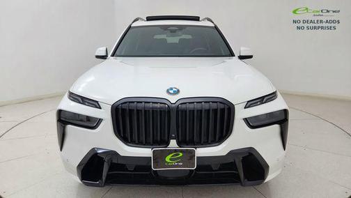 Alpine White 2024 BMW X7 xDrive40i