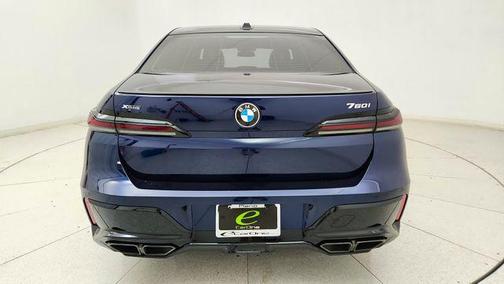 Tanzanite Blue II Metallic 2023 BMW 760 i xDrive