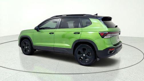 Moss Green 2025 Volkswagen Taos 1.5T SE Black