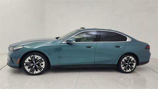 2024 BMW 530 i