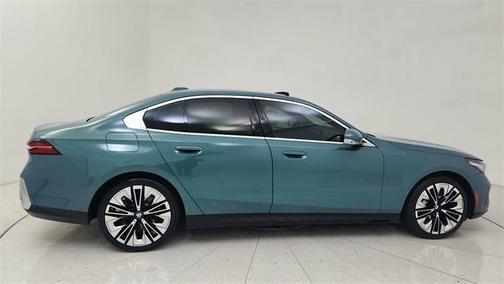 2024 BMW 530 i