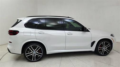 2025 BMW X5 M60i