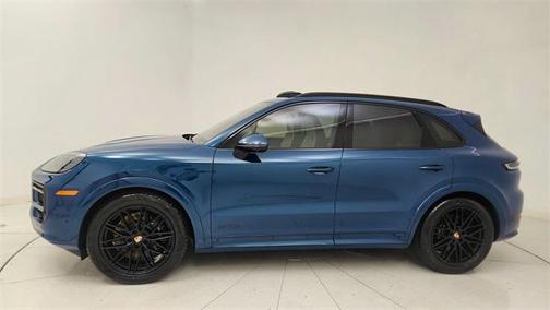 2025 Porsche Cayenne GTS