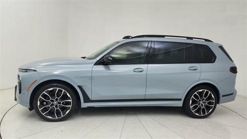 2023 BMW X7 M60i