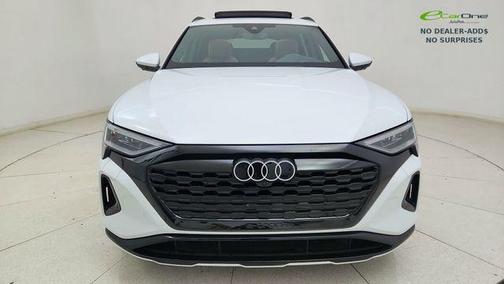 Glacier White Metallic 2024 Audi Q8 e-tron Prestige