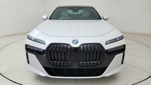 2023 BMW 760 i xDrive