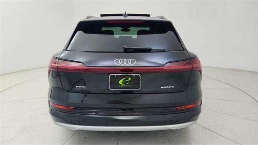2022 Audi e-tron Premium Plus