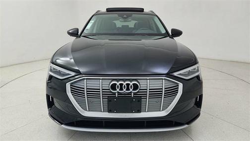 2022 Audi e-tron Premium Plus