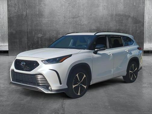 2022 Toyota Highlander XSE