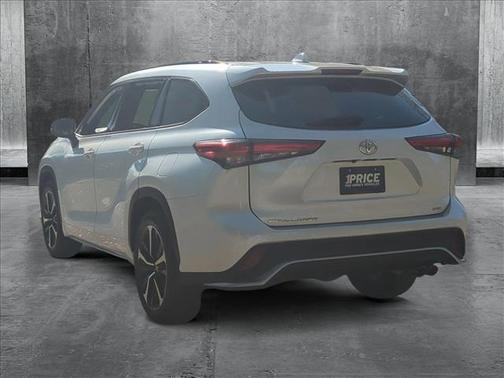 2022 Toyota Highlander XSE