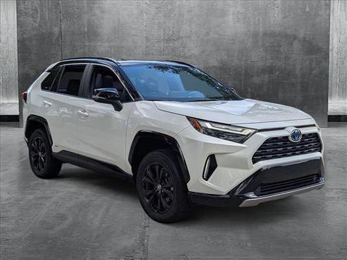 2022 Toyota RAV4 Hybrid SE