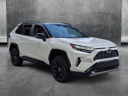 2022 Toyota RAV4 Hybrid SE