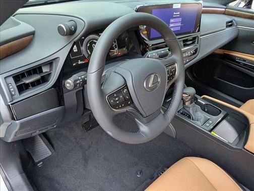 2025 Lexus ES 300h Base