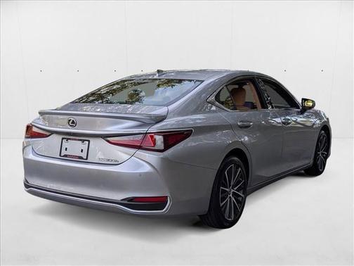 2025 Lexus ES 300h Base