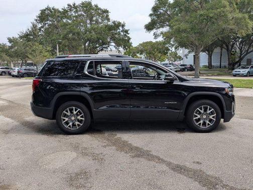 2022 GMC Acadia FWD SLT