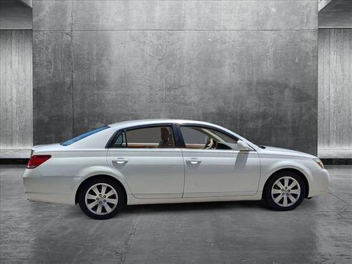 2005 Toyota Avalon XLS