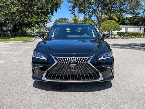 2024 Lexus ES 300h Base