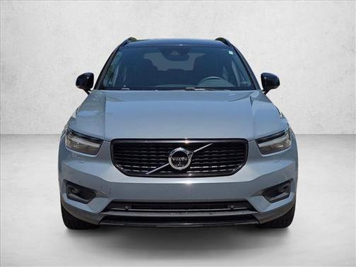 Thunder Grey Metallic 2022 Volvo XC40 T5 R-Design