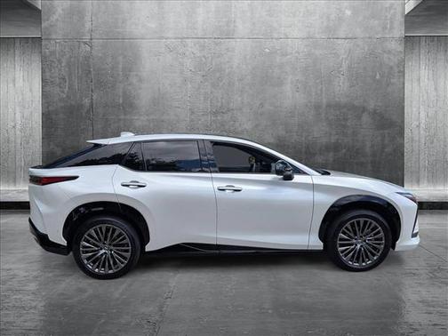 2024 Lexus RZ 450e Luxury