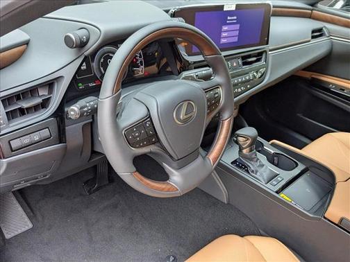 2025 Lexus ES 300h Luxury