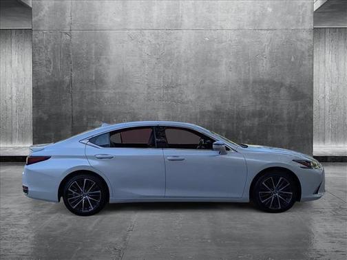 2024 Lexus ES 300h Base
