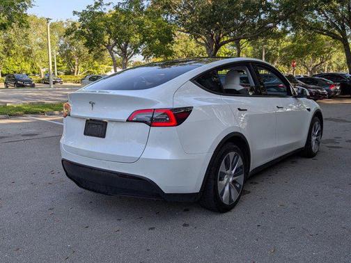 2021 Tesla Model Y Standard Range Rear-Wheel Drive