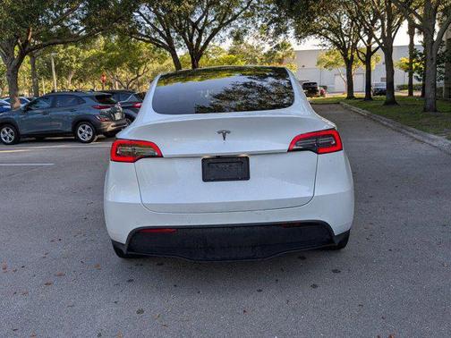 2021 Tesla Model Y Standard Range Rear-Wheel Drive