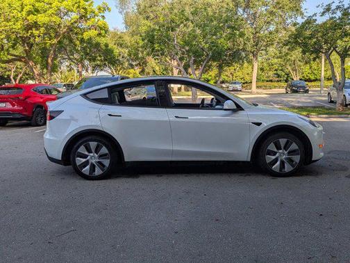 2021 Tesla Model Y Standard Range Rear-Wheel Drive
