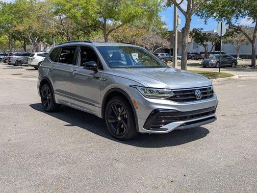 2023 Volkswagen Tiguan 2.0T SE R-Line Black