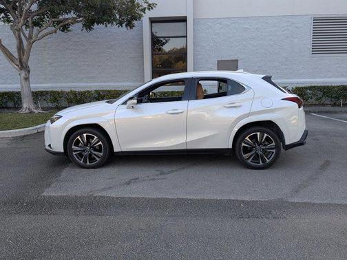 2025 Lexus UX 300h Premium