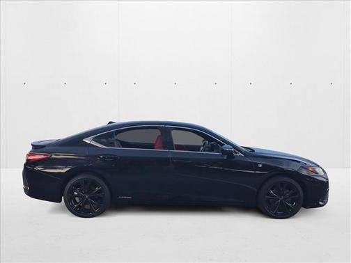 2022 Lexus ES 300h F SPORT