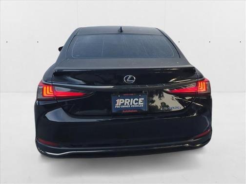 2022 Lexus ES 300h F SPORT