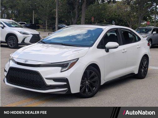 Ice Cap 2023 Toyota Corolla SE