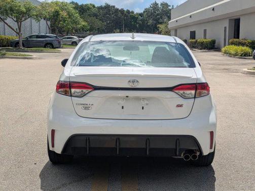 Ice Cap 2023 Toyota Corolla SE