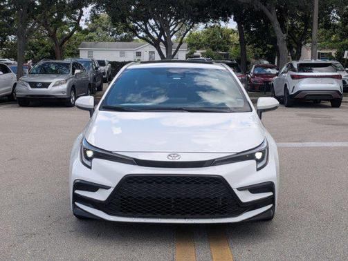 Ice Cap 2023 Toyota Corolla SE