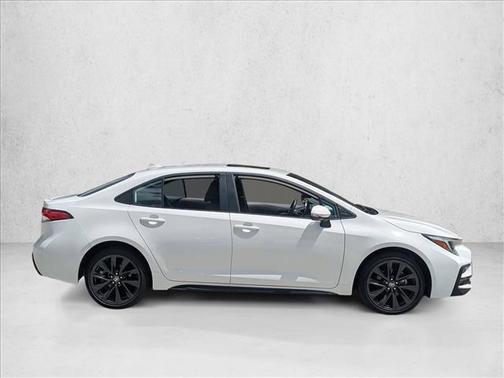 Ice Cap 2023 Toyota Corolla SE