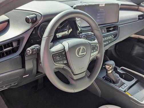 2025 Lexus ES 300h Base