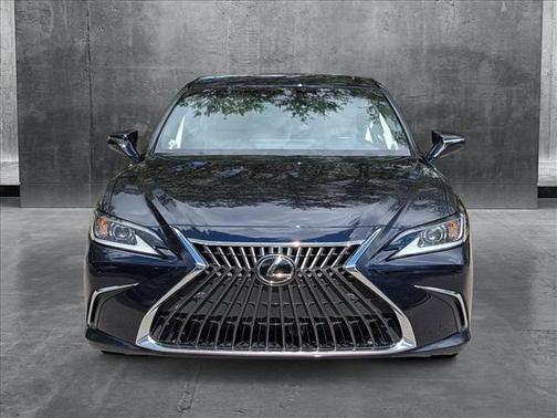 2025 Lexus ES 300h Base