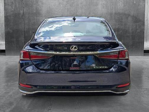 2025 Lexus ES 300h Base