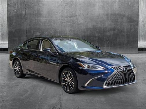 2025 Lexus ES 300h Base